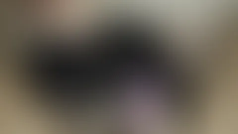 Selbstbefriedigung in einer Nylonstrumpfhose