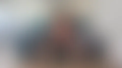 Hab mir gerade richtig geil besorgt zuhause Hab mich mit dem dildo richtig geil und tief in beide Löcher gef**kt und dazu noch meinen Hitachi ( Zauberstab) dazu genommen um richtig zu explodieren đ„