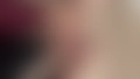 Zwei Lesben brauchen einen Fußsklaven