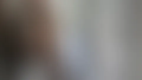 Upsi da ist der Blazer doch wohl zur Seite gerutscht đ