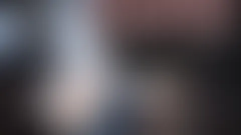 "Es war wieder ein Mega Treffen mit der Lady. Sie verpasste mir ein Outfit mit Maske. Nichts konnte ich sehen. Sie führte mich durch ihr Spielzimmer. Zuerst kam in an den Pranger. Sie dehnt mir die Hi