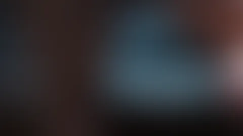 Schau dir an, wie sich diese schamlose S******e für die Dusche fertig macht 😋🙈 Weiße, unschuldige Höschen… 🙈 Soll ich sie ausziehen? Na gut 💋 Willst du meinen A***h sehen? Was, wenn ich mich an