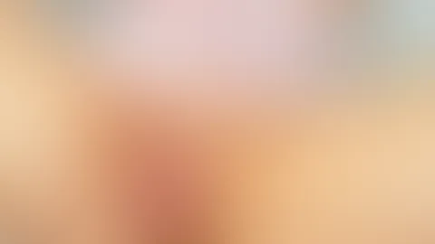 Dasselbe Kleid, nur heute mit einer etwas frecheren Stimmung. đâš Manchmal ist es doch viel aufregender, nicht alles sofort zu zeigen und die Fantasie ein bisschen spielen zu lassen. Vielleicht entde