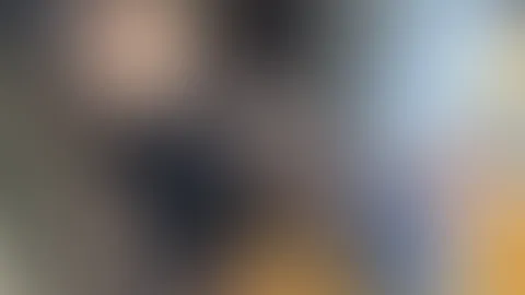Notgeile Maklerin lässt keinen S*****z aus! Teil 2