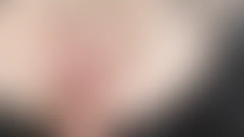 Ein kleiner aber geiler Einblick, einfach mal geil meine gierige F***e mit meinem X.X.L Dildo f**ken lassen 😈