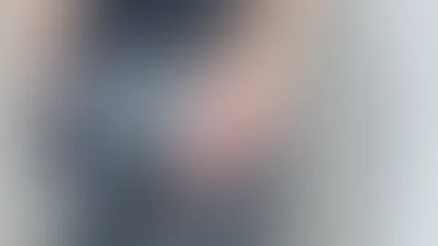 Für meine Abonnenten gibt’s natürlich die extra lange FSK-18-Version … oh, wie unachtsam von mir — scheint so, als hätte ich mein Höschen ganz zufällig vergessen. 😏🔥
