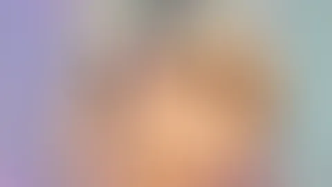 hey there, message me when you’re free.. been thinking about you🙈