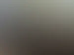 Fange diesen verlockenden Moment ein, in dem ich weg gehe und dir einen Blick auf meine Kurven in engen Lederhosen gewähre. Stell dir vor, was als Nächstes passiert, wenn ich mich umdrehe und dich in