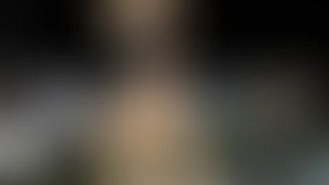 Das nackte Schneemädchen kommt auf dich zu