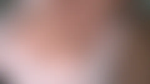 Soll ich ihn für dich ausziehen ? 🫣