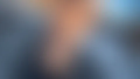 Stoß… äh, stoß mit mir auf das neue Jahr an 🥂😈