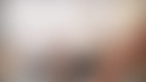 RIESENDILDO AUF DER WACKEL-PLATTE! Extrem A***h und Titten Wackeln :)