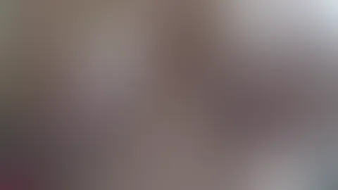 Gerade so riesige Brüste müssen gepflegt sein.