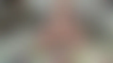 Die super knappe Hotpants sind so eng, dass ich damit so geil an meinen Kitzler rubbeln kann. Beste Vorbereitung für den neuen Dildo. Die Spirale holt den ganzen Muschisaft aus mir raus und bringt mic