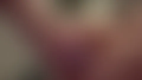 Ich schiebe mir meinen Vibrator in meine feuchte enge P***y đ