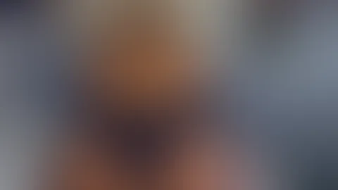 Abendstimmung pur: Mein Slip sitzt perfekt, aber der Reveal wartet nur auf dich… 😈 Wer tippt für mehr? Komm in meinen Chat auf fan7!   #fan7 #AbendTease #SlipSexy #BackViewHot #PPVReveal #Fan7Feed #H