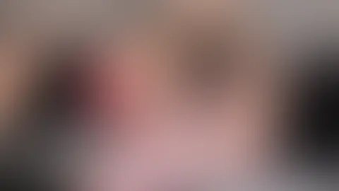 Entspannt auf dem Sofa ein b****n