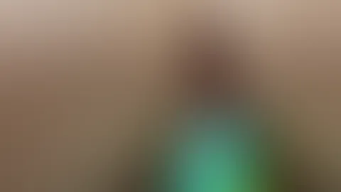 Sie ist schon richtig geil nass für dich …