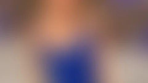 Der Tag war so anstrengend🙈 erstmal aus den Klamotten raus. Willst du vielleicht dabei sein💦