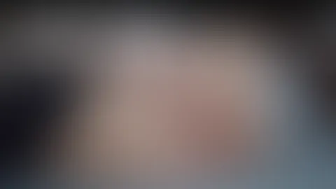Was wäre, wenn ich mich nur in Strapsen und ohne Höschen vor dich legen würde? 😏 Würdest du mich zuerst lieber verwöhnen oder könntest du dich gar nicht mehr beherrschen? 😉
