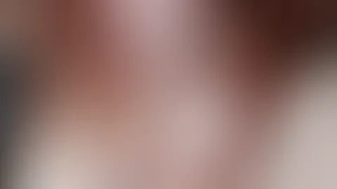 Guten Morgen! Wir gönnen uns noch ein bisschen Spaß;) Ich steh so drauf wenn er mich am Hals packt und mir die Sabber aus dem Mund läuft.