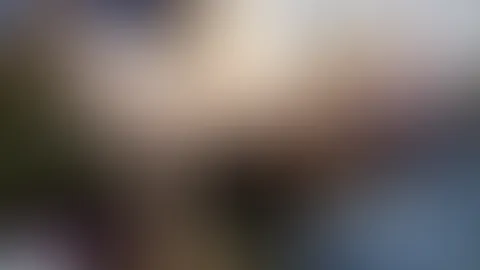 Mega Dildo sprengt M****i schon beim ersten Versuch