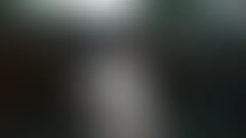 Da komme ich grade aus der Badewanne weil ich mich nach dem p**sen waschen wollte und was macht er? Schickt mich auf den Balkon damit er mich wieder mit seiner warmen p**se einsauen kann. Geil diese N
