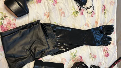 Geile Bilder in dem Leder Outfit