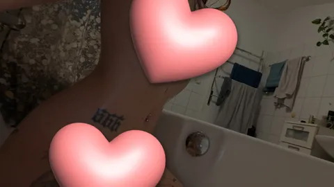 Paar neue nudes aus der Badewanne đ§Œ neugierig ?