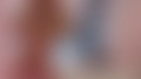 Nackt im Solarium 🙈 hoffentlich hab ich die Tür auch richtig zugeschlossen 🤭
