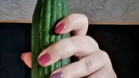 Ich habe es mir mit einer Gurke besorgt?đ„