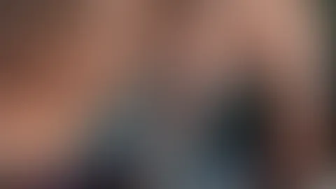 Saugnapfdildo auf der Motorhaube bringt mich ins schwitzen!