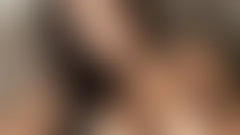 Wer legt sich zu mir, massiert mir die Titten, leckt mein Fötzchen und benutzt mich danach richtig hart?🤪 Ich will nicht gef**kt, sondern richtig benutzt werden. Dein Sexobjekt, du machst das, was du