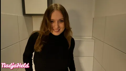 Mein erster C*****t ! Mitbewohner beim w*****n erwischt und gef**kt