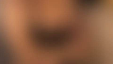 Rutscht gut rein und lasst es knallen 🎆 Und ich meine nicht nur die Böller 😏 Das mit der Flasche… übe ich nochmal 🥂😂