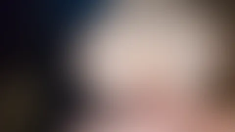 Er wollte schon immer mal Analsex! Nun habe ich mich breitschlagen lassen, aber mit einer Bedingung – Er muss es filmen ;) Ich wollte unbedingt wissen wie es aussieht wenn er in mein hinteres Loch ei