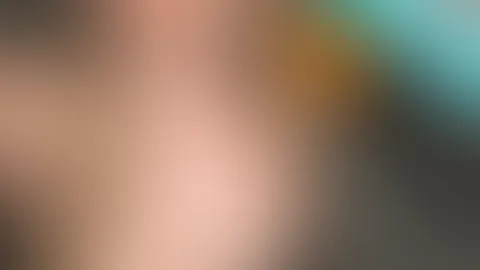 Manchmal reicht ein Blick… und der Abend fühlt sich plötzlich ein bisschen aufregender an. 😌Lehne gerade entspannt auf der Couch – aber meine Gedanken sind vielleicht nicht ganz so unschuldig.