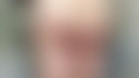 Seltener duschen schont die Umwelt und stärkt den natürlichen Vibe. Kannst du mit einer Frau umgehen, die ihre ganz eigene, wilde Note hat? 💦