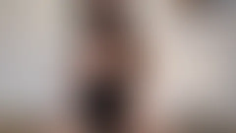 Habe mich an meinem Ehrentag heute etwas in Schale geworfen đ€. Wer traut sich, den Blickkontakt zu halten? đ