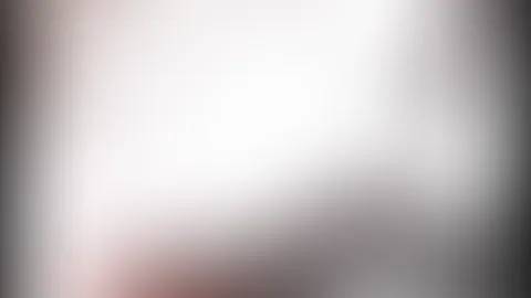 Nur ein Hauch Stoff zwischen dir und meinen tiefsten Geheimnissen… ein Blick, der gerade genug verrät, um dich den Rest in deiner Fantasie vervollständigen zu lassen.