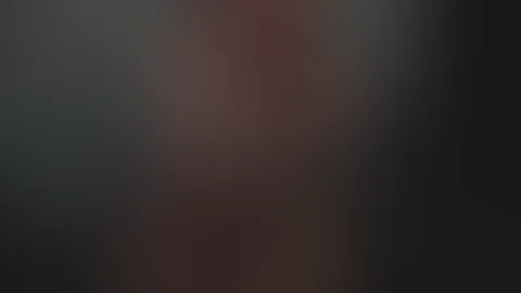 2 MILF´s für Christian I Dreier Quickie in der Drehpause! Ja unsere Drehtage sind schon sehr speziell! Speziell geil, denn selbst die Drehpausen nutze ich oft für einen geilen F**k zwischendurch. Die