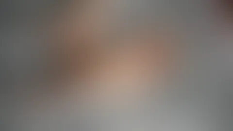 Habe mich heute in meinen Studio spontan auf dem Boden gelegt meine Beine gespreizt, und mit meiner P***y gespielt 🤪💦🔞. Ich war geil und wollte es mir einfach machen 💋💦