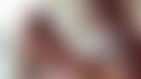 Ein kleiner Blick… und schon bleibst du hängen, oder? 😏 Gemütlich, verspielt und mit genau dem richtigen Maß an Neugier, das dich mehr wollen lässt… 💫 Wenn dir gefällt, was du siehst – warte ab, wa