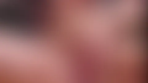 4min!😈😈😈 Ich trage ein Underboob Ledertop😋 Mache meine Beine breit und peitsche ein wenig meine P***y mit einer pinken Peitsche😏 Und weil ich so geil war hab ich meine P***y dann auch noch gefing