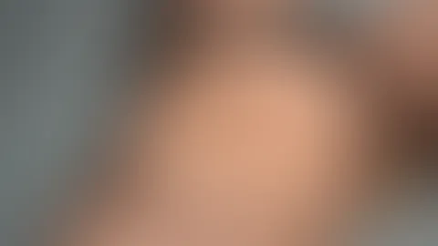 Legst du dich auf mir drauf? Ich will gef**kt werden 🥵