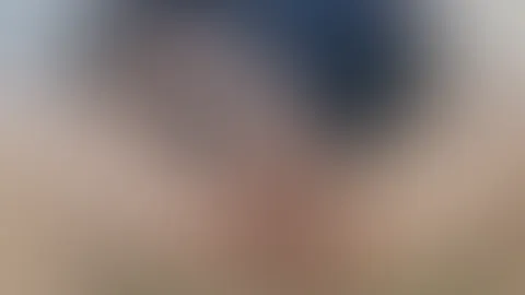 Die ich bin ein wirklich freches Luder, die Nachbarn haben die Haustür offen stehen lassen also nutze ich die Chance und p**s einfach mal ins Treppenhaus. Hoffentlich hat mich dabei jetzt keiner geseh