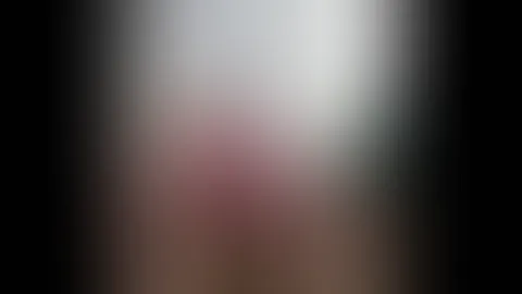 Ich soll squirten vor deinen Augen??? aber gern ;-) Los wir gehen in den Garten und ich lass die P***y a********n....und die dicken gepiercten Titten müssen dabei auch raus aus dem Top versteht sich ;