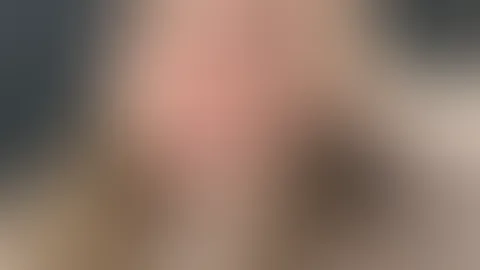Heute ganz entspannt… aber unterschätz mich nicht 😉 Hinter diesem Blick steckt mehr, als du hier sehen kannst 😏 Wenn du neugierig bist, komm ein bisschen näher