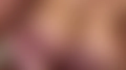 Frisch eingeölt sehen Titten immer gut aus oder 😈.. muss heute leider bis 0:15uhr arbeiten .. würd mich über ein paar heiße Nachrichten , Bilder oder Videos freuen damit meine Pause versüßt wird oder