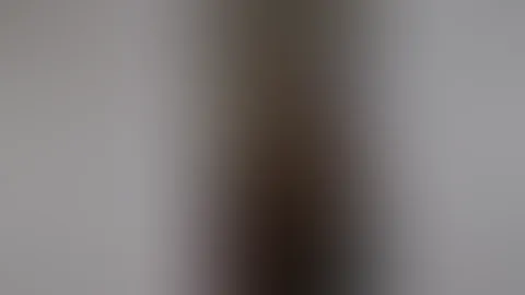 POV C******e-Ritt Als ich mich im Bad fertig mache habe ich natürlich bemerkt, dass er mich beobachtet. Aber dass er mal wieder wie selbstverständlich an seinem S*****z dabei rumspielt…. Na dann soll